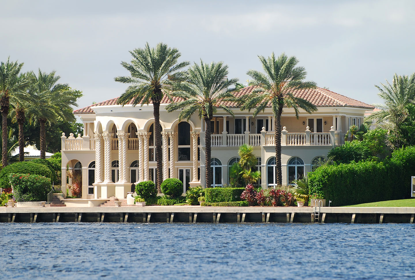 Lee más sobre el artículo Villa Water Front